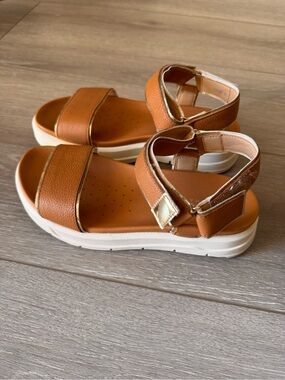 GEOX  Tan Platform Sandals with Gold Trim